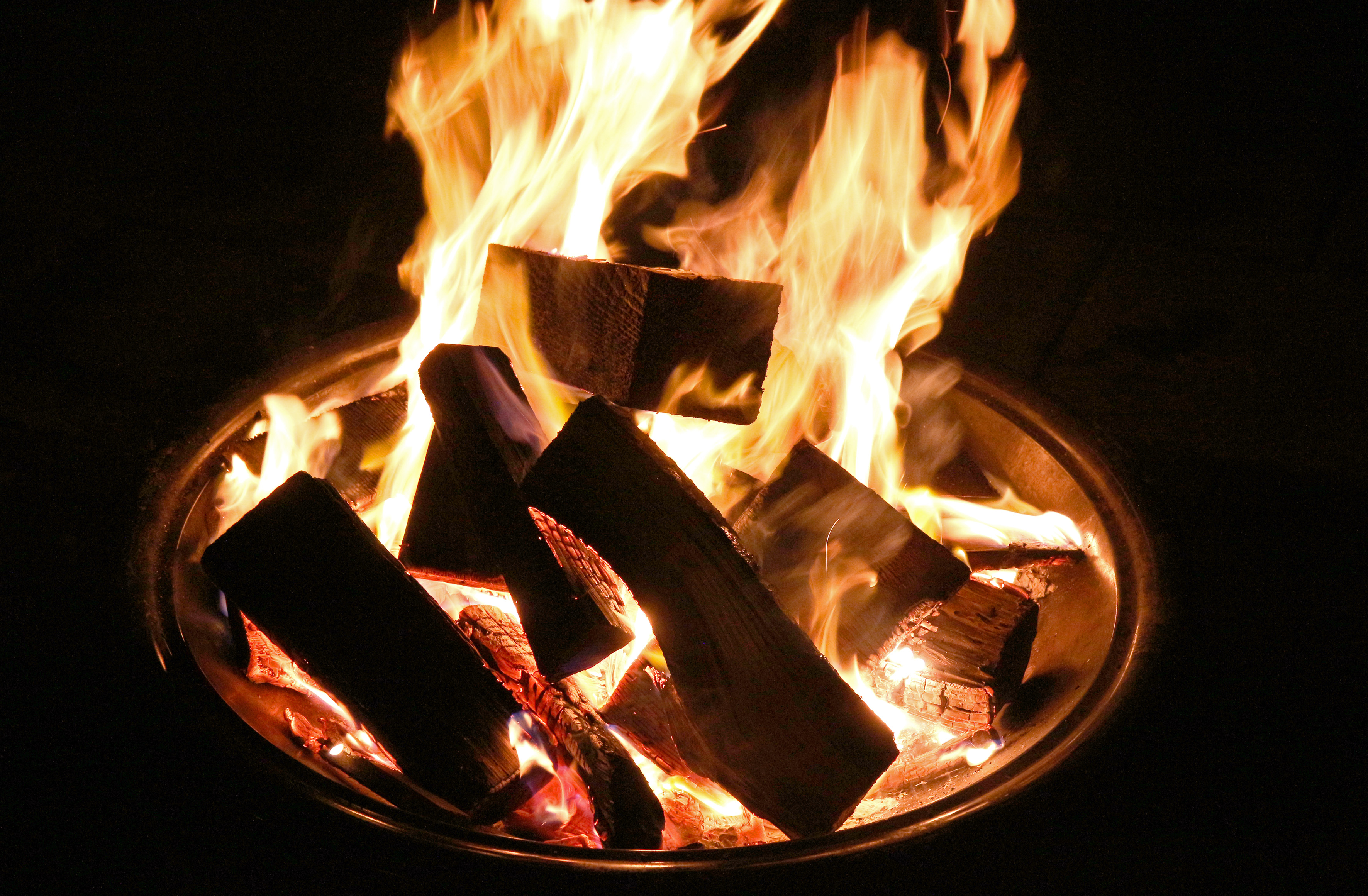 feuerschale_osterfeuer_by_peter_weidemann_pfarrbriefservice